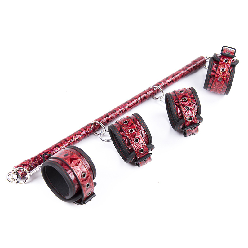 Diamond Pattern Metal Spreader with Handcuffs