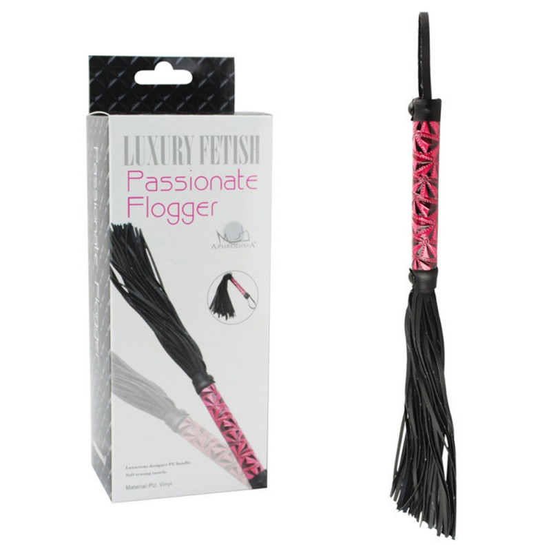 Diamond Pattern Handle Leather Flogger